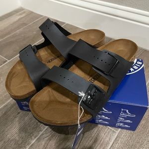 Birkenstock Arizona SFB Sandal in Dark Grey!